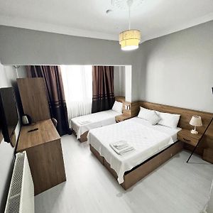 Karhal Hotel